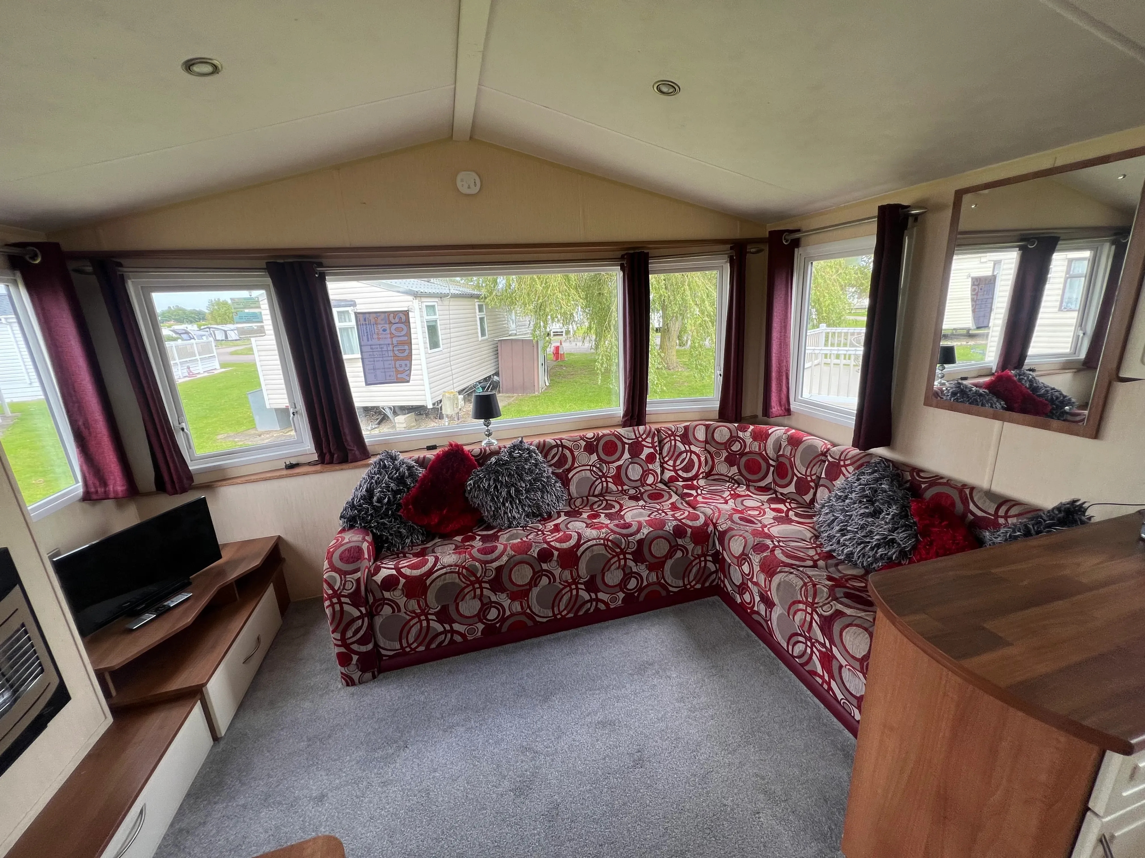 Willerby Rio Gold 28x12x2 2012 lounge double glazing